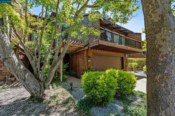 160 Ravenhill Road, Orinda, CA 94563