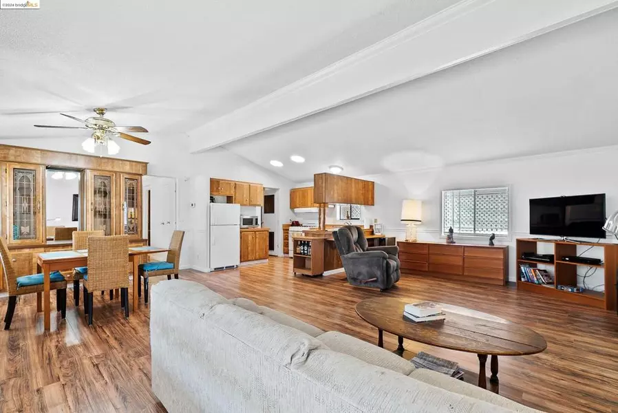 210 W Cypress Rd, Oakley, CA 94561