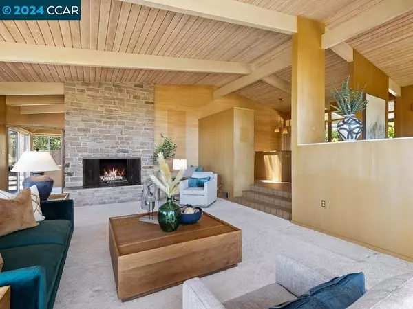 Orinda, CA 94563-3953,3 Duncan Court
