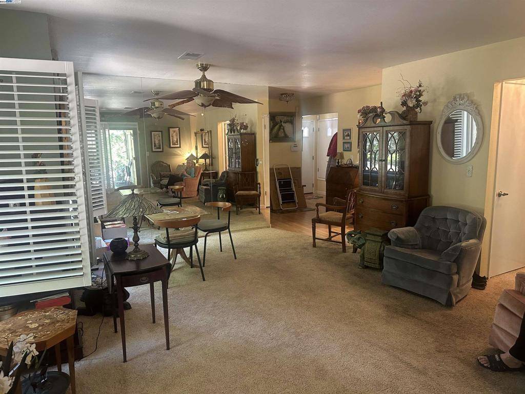 Martinez, CA 94553,243 Village Pl