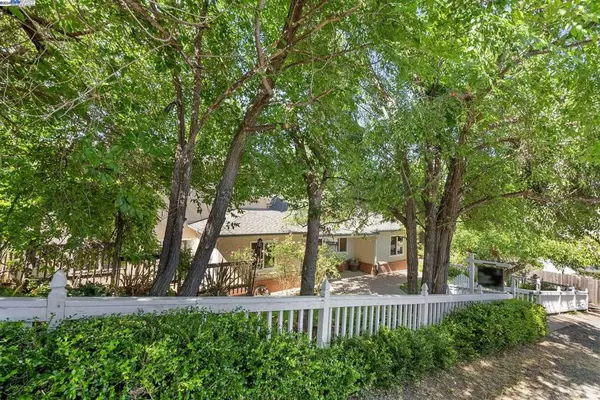 Martinez, CA 94553,2330 Wayne St