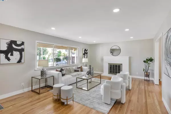 Castro Valley, CA 94546,4642 Lockridge Way