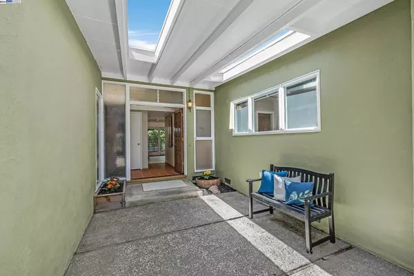 Palo Alto, CA 94303,3650 Louis Rd