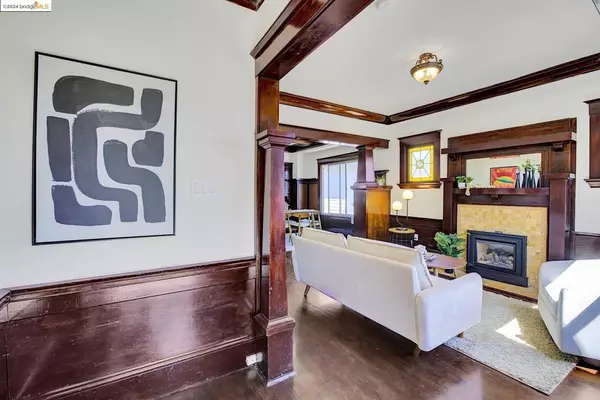 Oakland, CA 94601,3542 Gray St