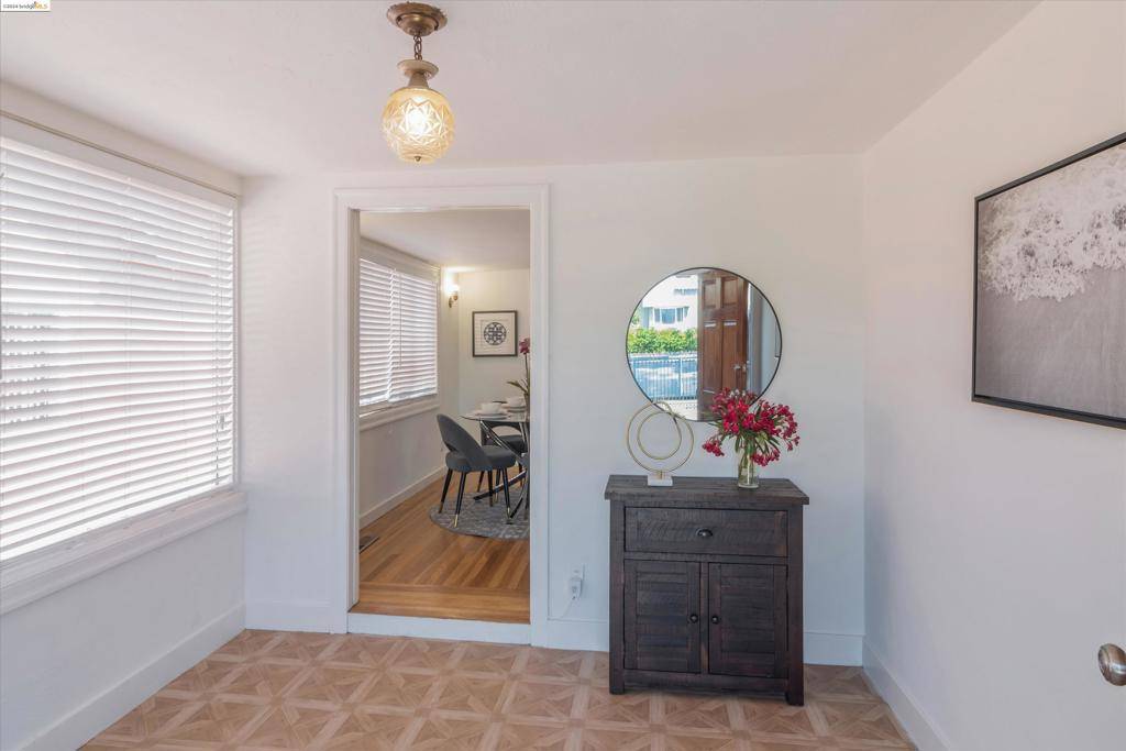 Oakland, CA 94602,2925 Brookdale Ave