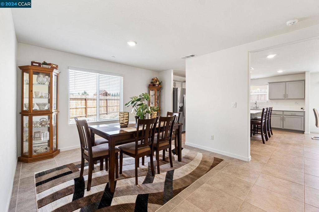 Reedley, CA 93654,577 W Evergreen
