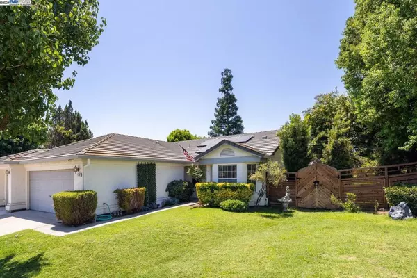 Manteca, CA 95337,1139 Locust Ave