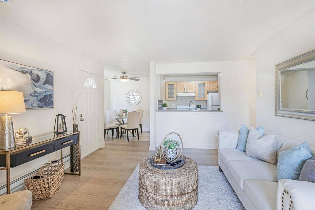 Fremont, CA 94536,4031 Abbey Ter #107