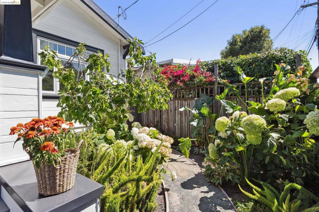 Oakland, CA 94602,2936 Coolidge Ave