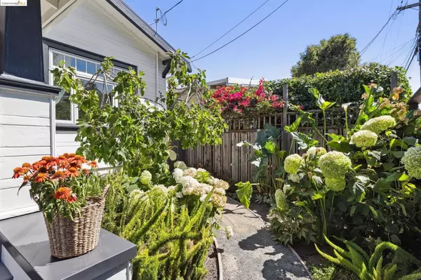 Oakland, CA 94602,2936 Coolidge Ave