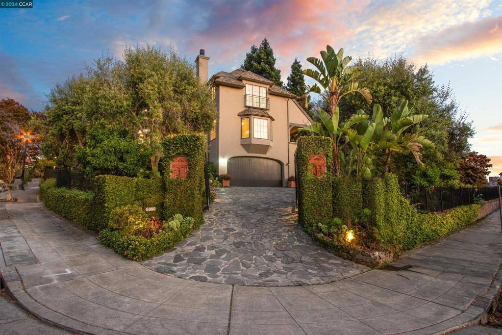 6080 Manchester Dr, Oakland, CA 94618