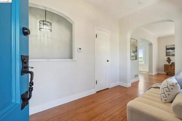 Kensington, CA 94707,22 Ardmore Rd