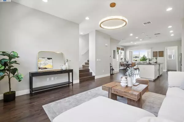 Newark, CA 94560,37762 Taro Ter