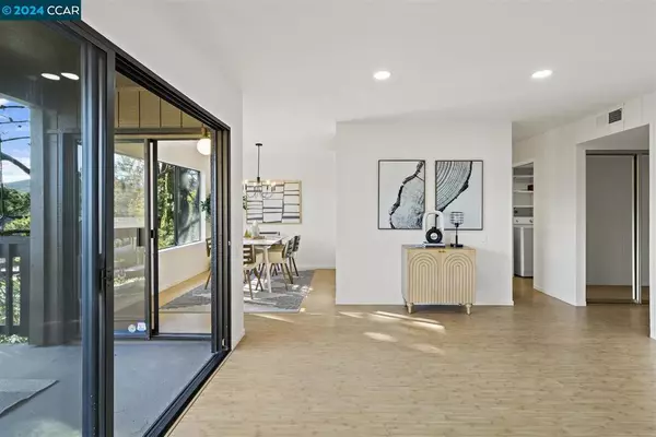 San Carlos, CA 94070,3317 Brittan Ave #8