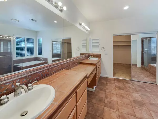 Gilroy, CA 95020,900 Brook Way