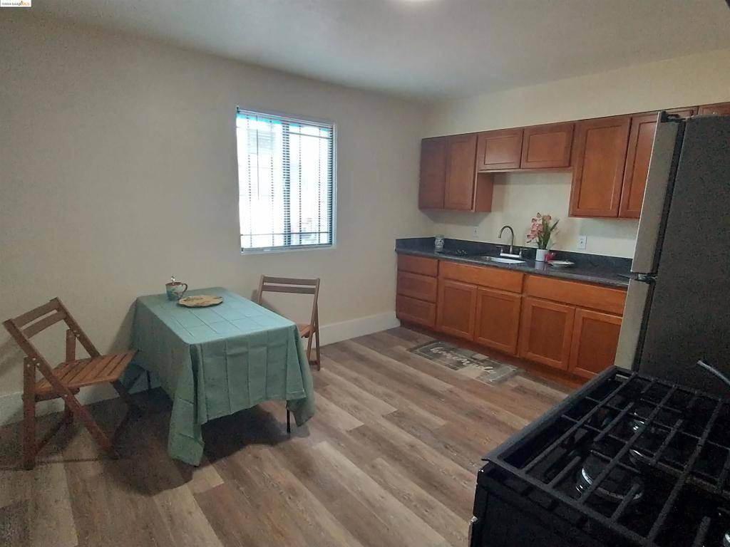 Oakland, CA 94607,860 Mcelroy St