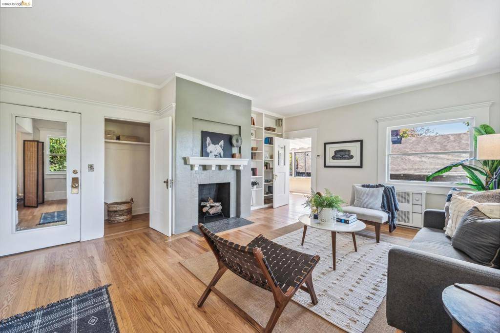 Berkeley, CA 94704,2519 Etna St #2