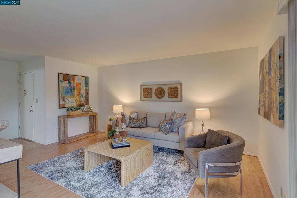 Concord, CA 94518-3550,2890 Treat Blvd #13
