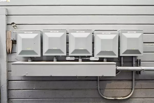 Oakland, CA 94618,309 63Rd St