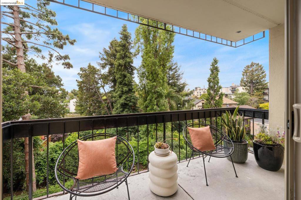 551 Jean Street #206, Oakland, CA 94610