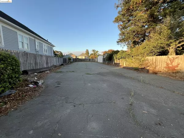 Alameda, CA 94501,2063 Lincoln Ave