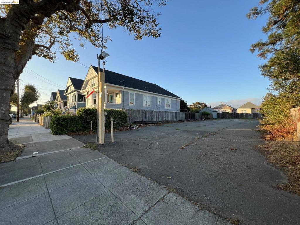 Alameda, CA 94501,2063 Lincoln Ave