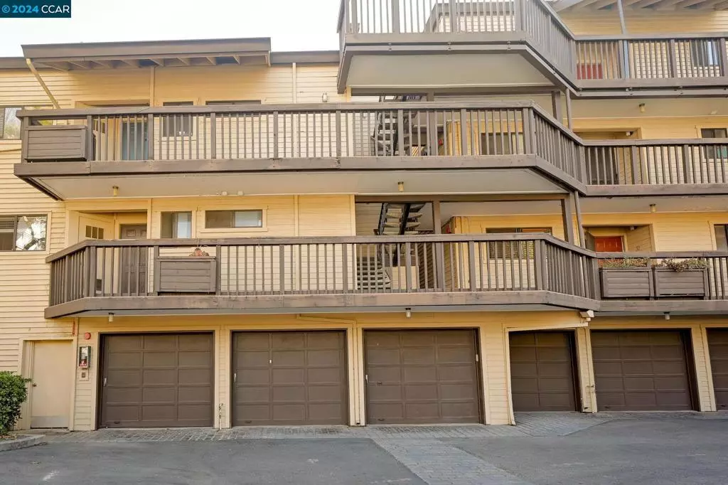 Pleasant Hill, CA 94523,99 Cleaveland Rd #25