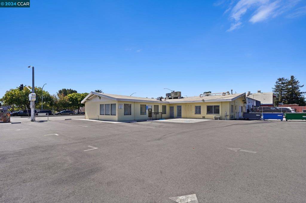 Castro Valley, CA 94546,3692 Castro Valley Blvd