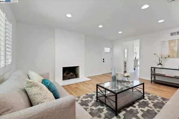 Sunnyvale, CA 94086,929 Redwood Ave