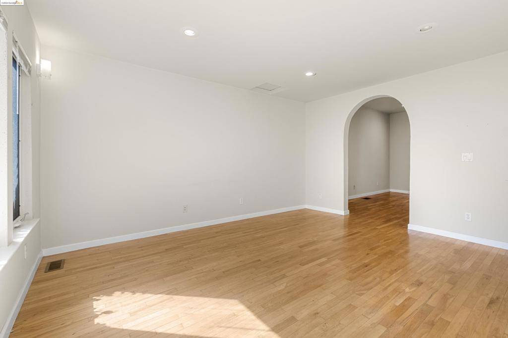 Oakland, CA 94609,746 59Th St