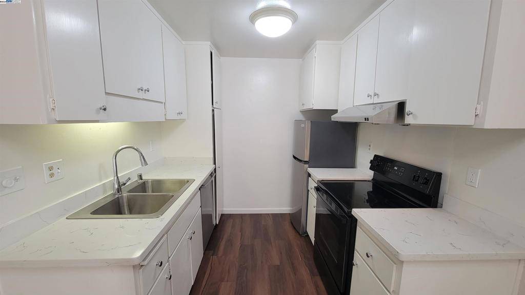 Alameda, CA 94501,1321 Webster St #D119