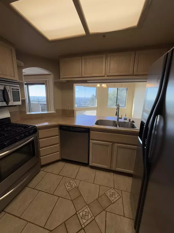 Hayward, CA 94546-9999,21314 Gary Drive, #206