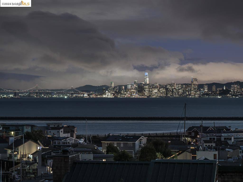 Richmond, CA 94801,1301 Quarry CT #APT 211