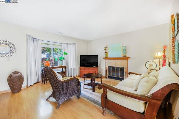 Newark, CA 94560,6123 Thornton Ave #D