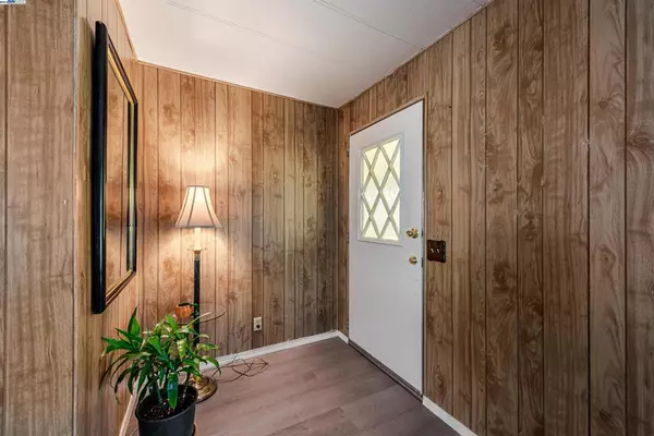 Hayward, CA 94544,69 De Vaca Way