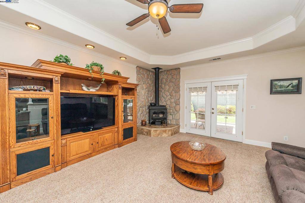 Weaverville, CA 96093,20 Taylor St