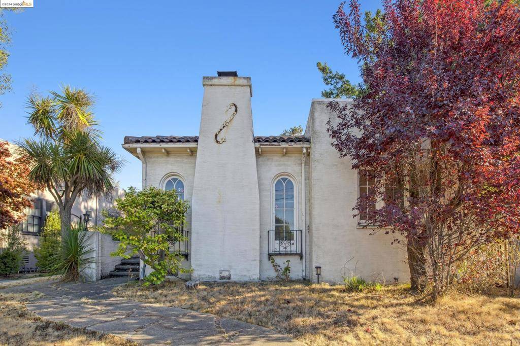 Piedmont, CA 94610-1520,571 Crofton Avenue