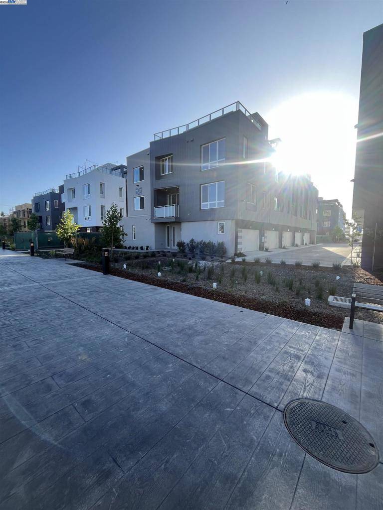 2364 Stanford Street, Alameda, CA 94501