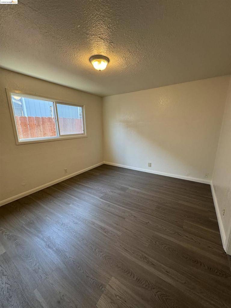 Oakland, CA 94621-2912,934 70th Ave.