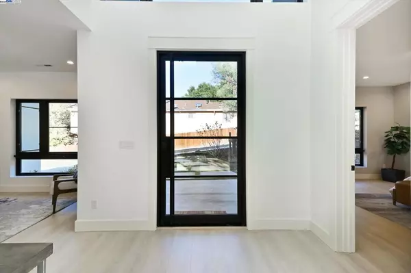 Castro Valley, CA 94552,4800 Crow Canyon Rd