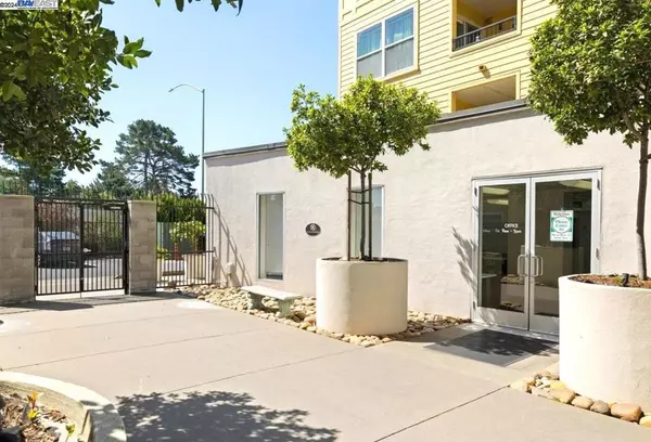 San Francisco, CA 94132,8400 Oceanview Terrace #112