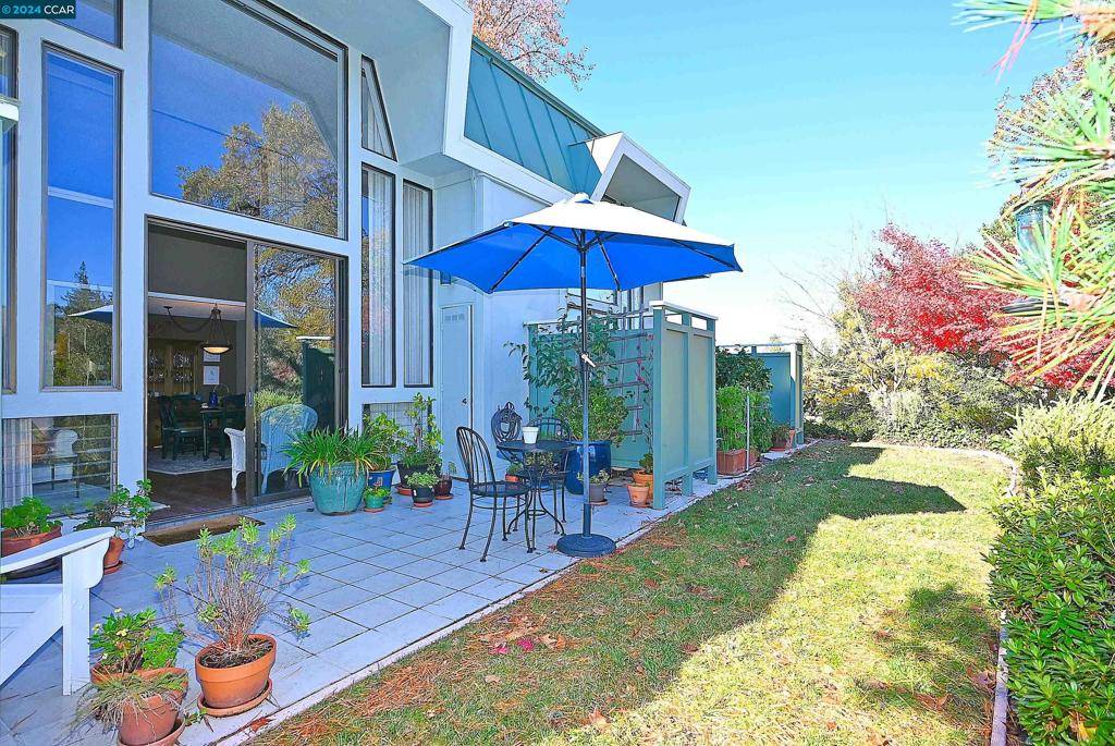 Walnut Creek, CA 94595,2748 Tice Creek Dr #2