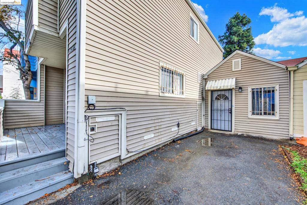 Oakland, CA 94607,1516 Willow St