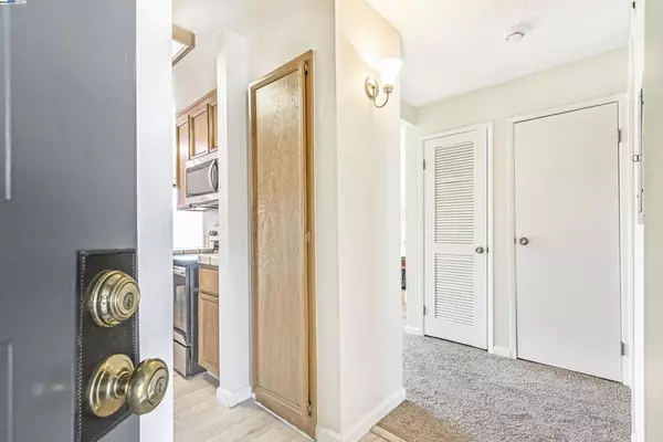 Newark, CA 94560,6254 Joaquin Murieta Ave #B