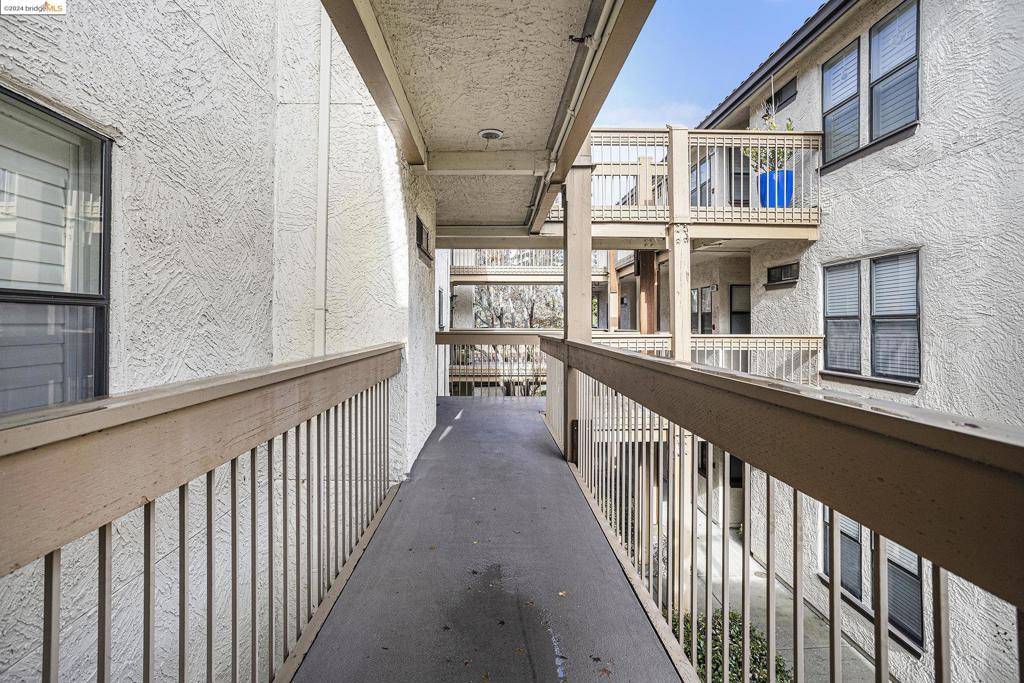 Walnut Creek, CA 94595,1122 S Villa Way