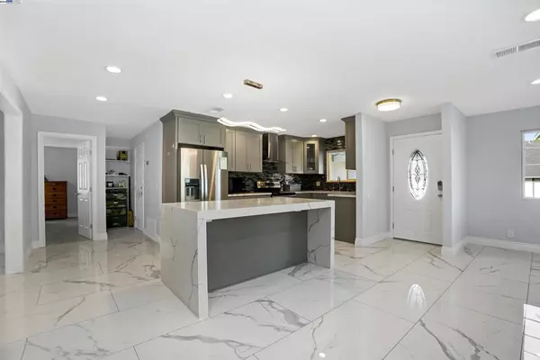 Union City, CA 94587,3244 San Luces Way