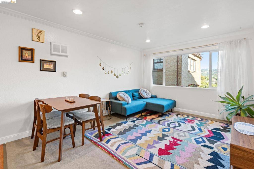 Oakland, CA 94610,455 Crescent St #220