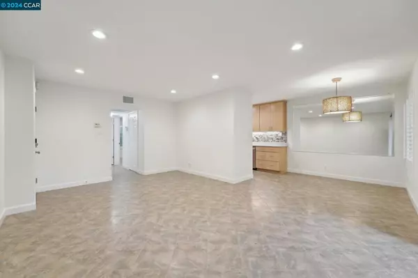 Walnut Creek, CA 94597,2700 Oak Rd #26