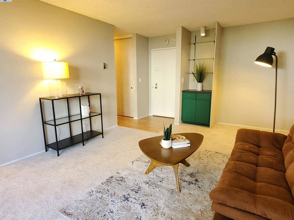Emeryville, CA 94608,2 Admiral Dr #280