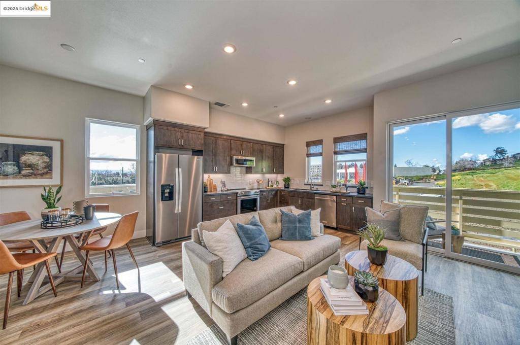 28986 Parkridge LOOP #122, Hayward, CA 94544